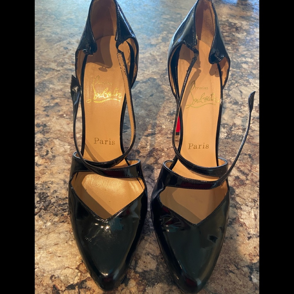 Christian Louboutin Triclo patent black pump